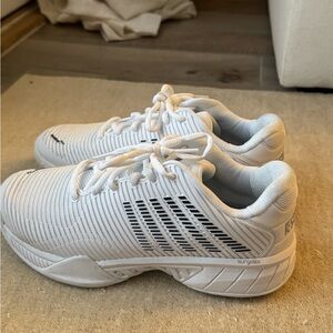 K Swiss tennis court shoes